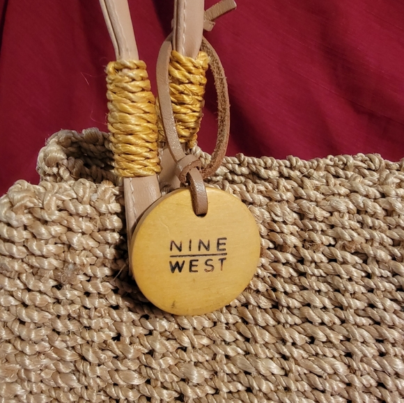 Straw Purse - Picture 2 of 4